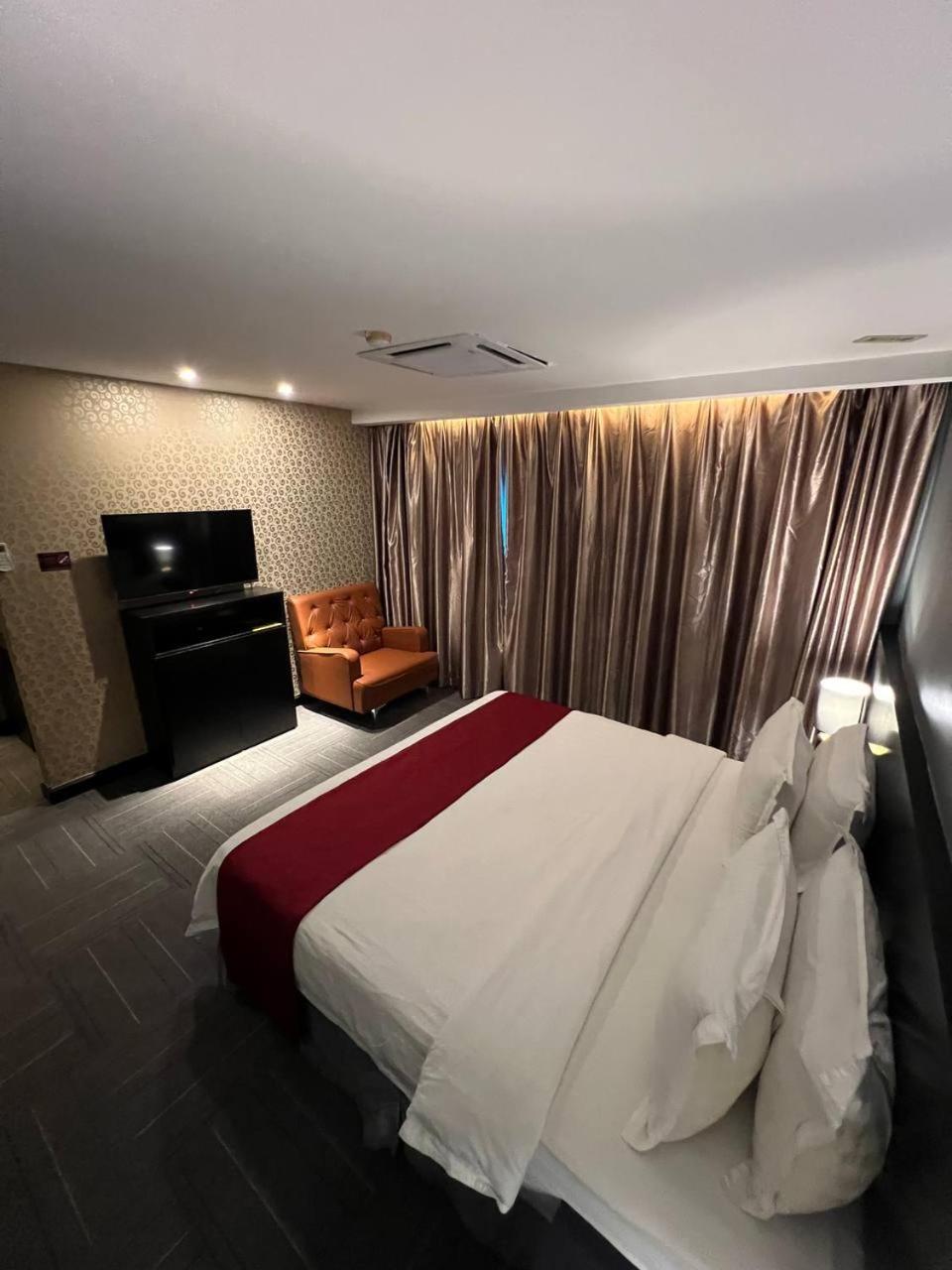 Hotel De Leon Lahad Datu Quarto foto